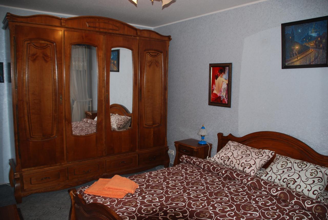 Apartment On Mechnykova Street Kiev Ngoại thất bức ảnh